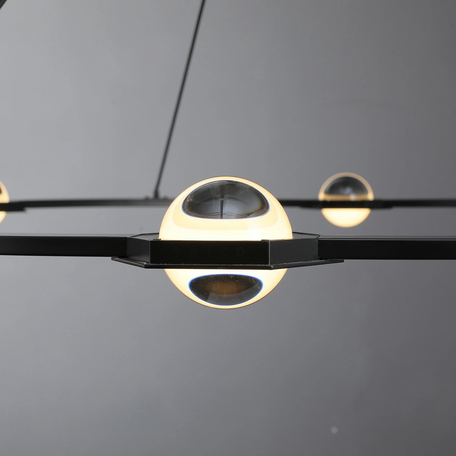 Éclatano Round Chandelier