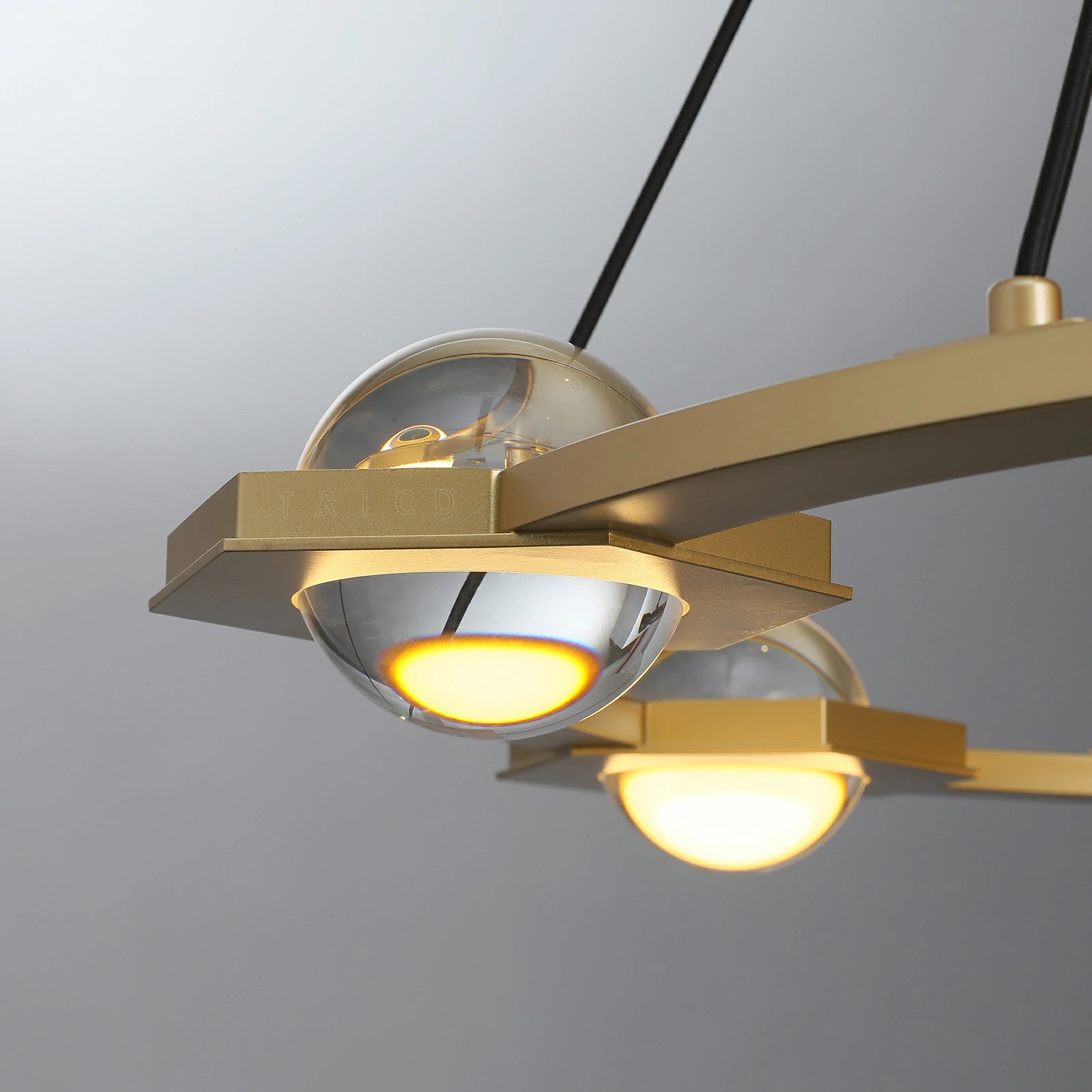 Éclatano Round Chandelier