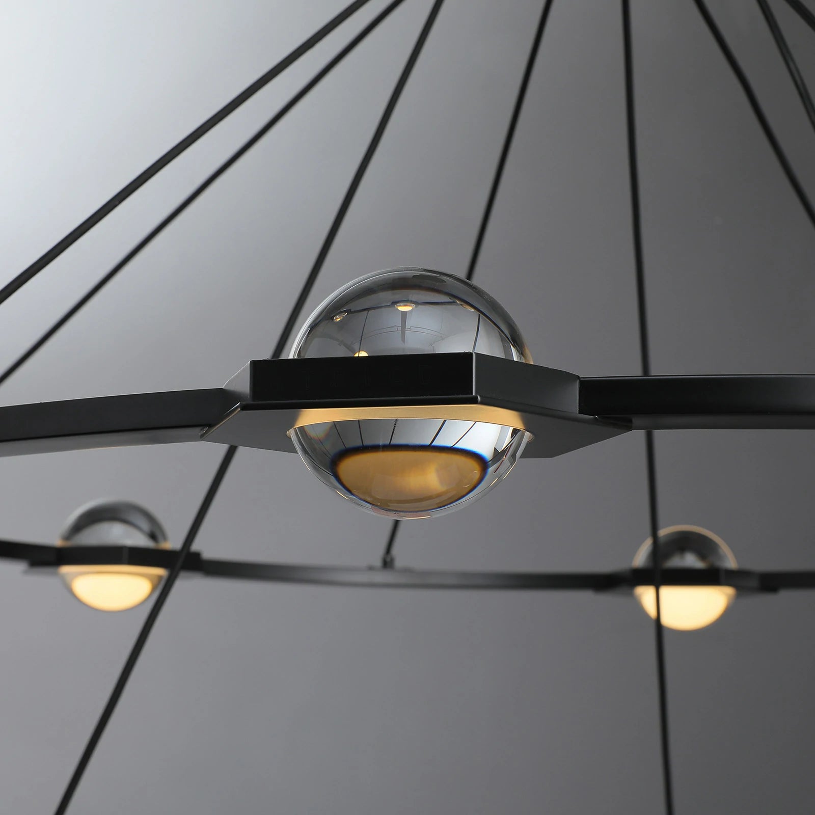 Éclatano 2-Tier Round Chandelier