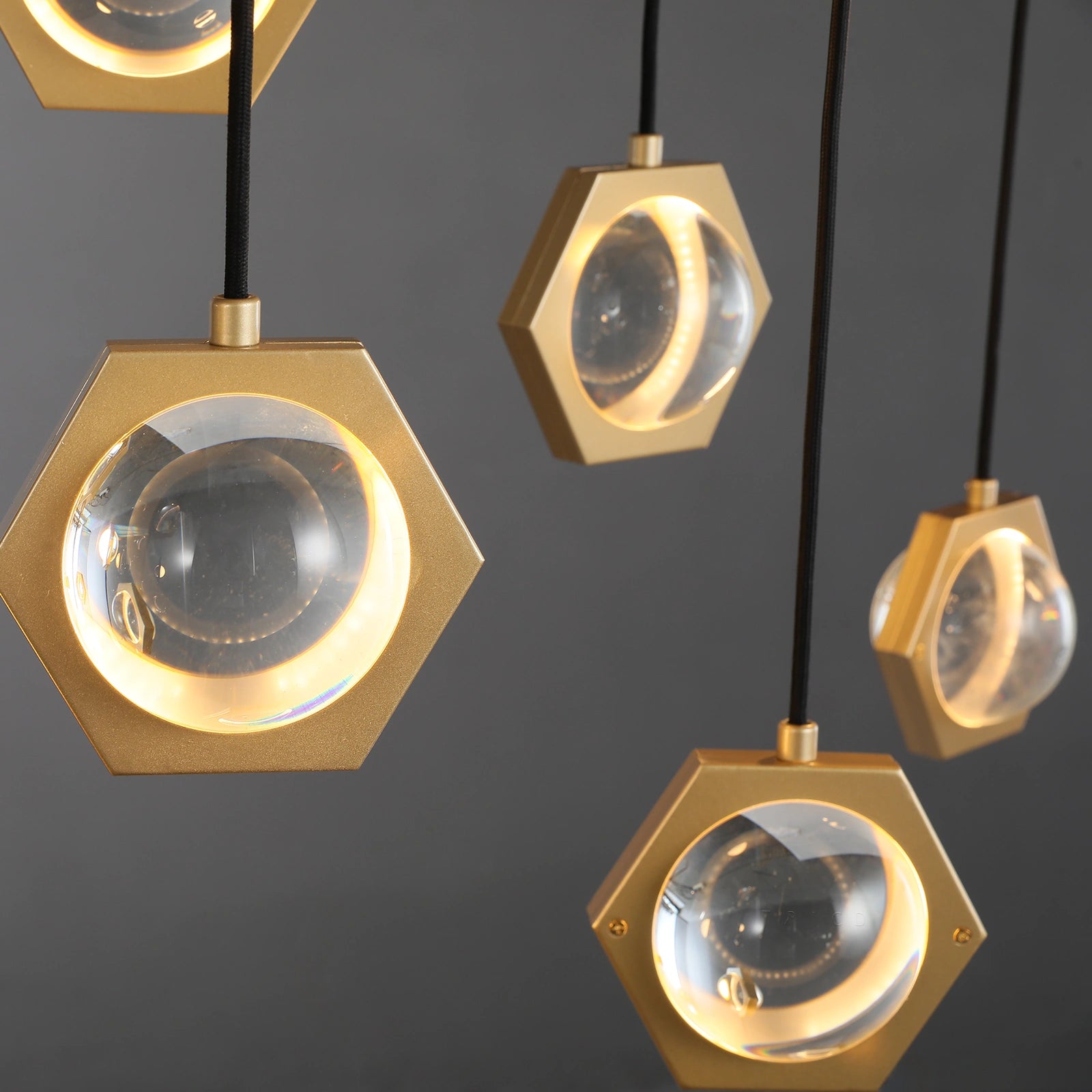 Éclatano Crystal Ball Linear Chandelier