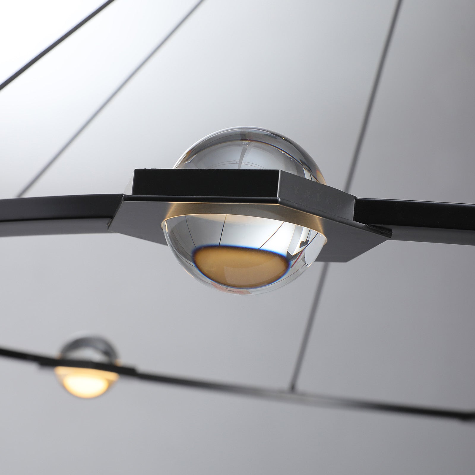Éclatano Round Chandelier
