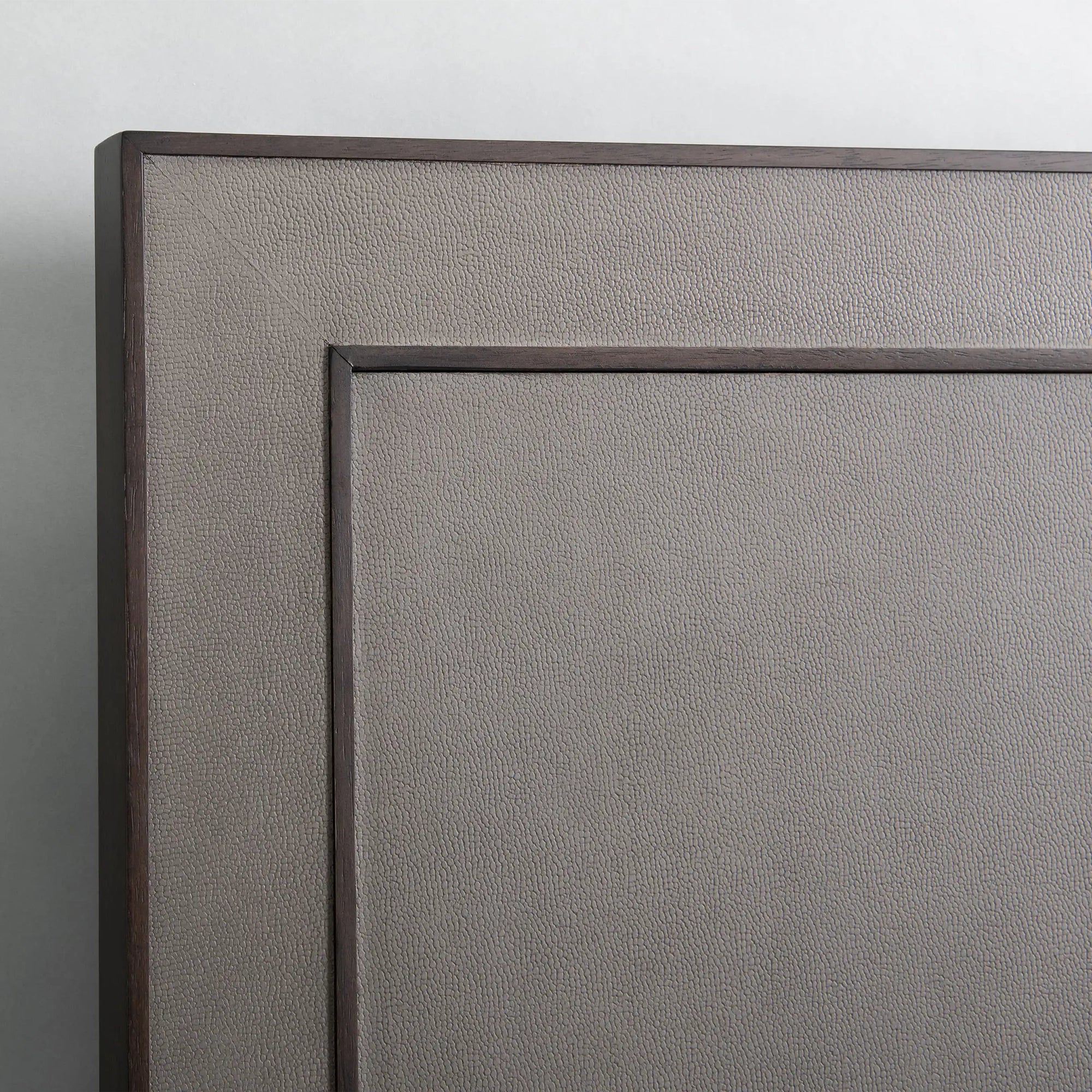Malone Plinth Bed