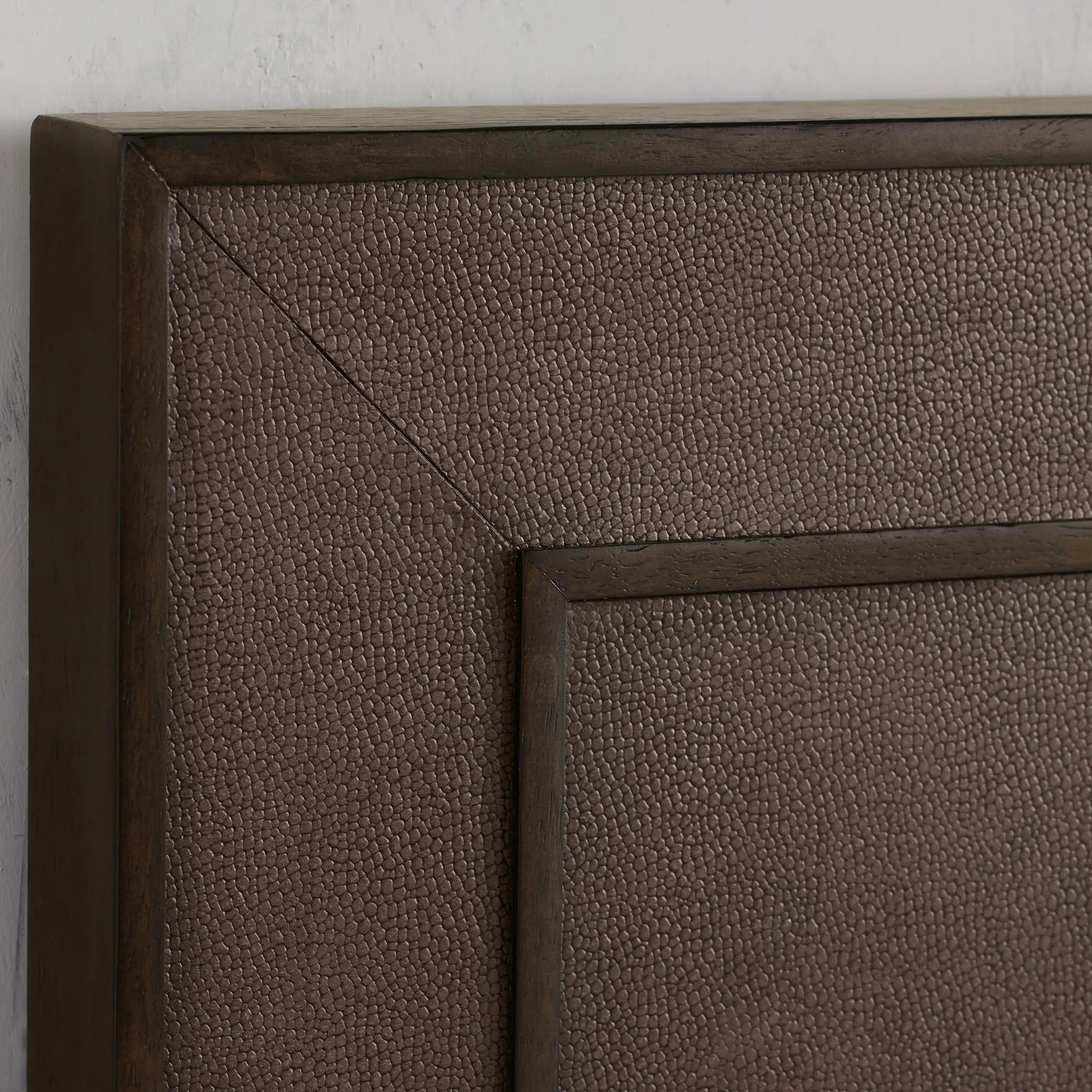 Malone Plinth Bed
