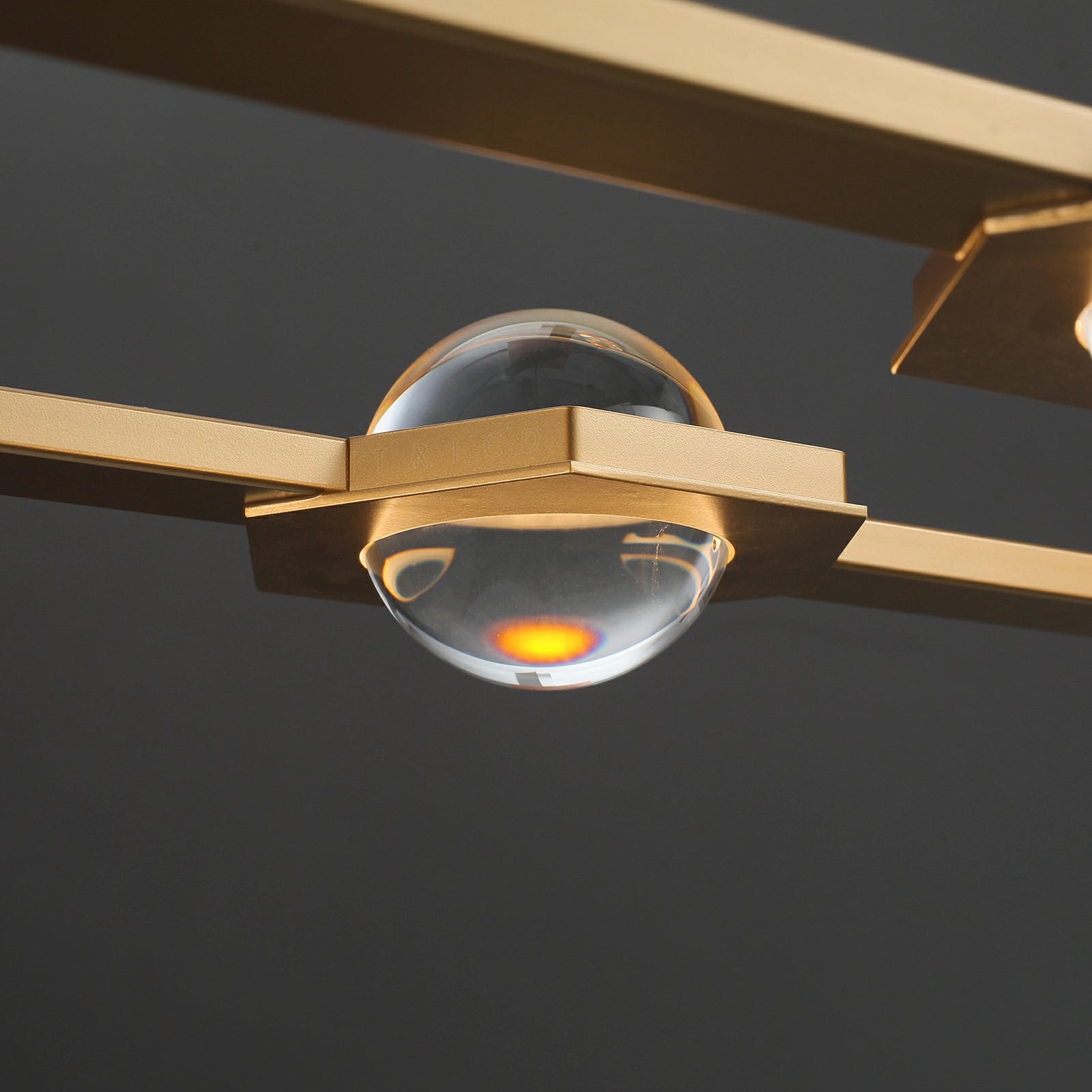 Éclatano Linear Chandelier