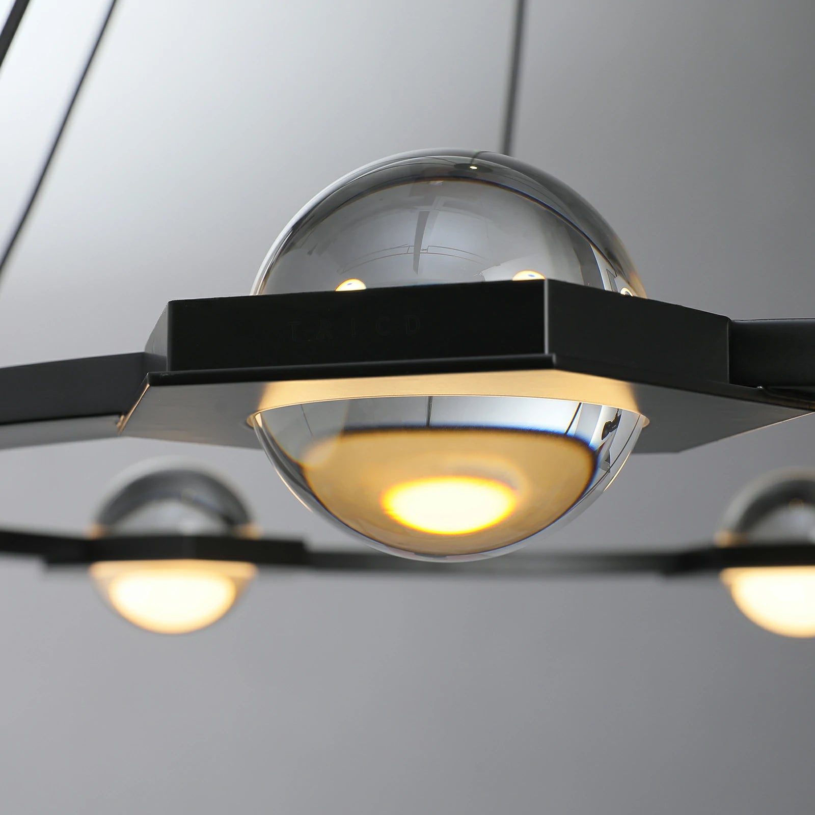 Éclatano Round Chandelier