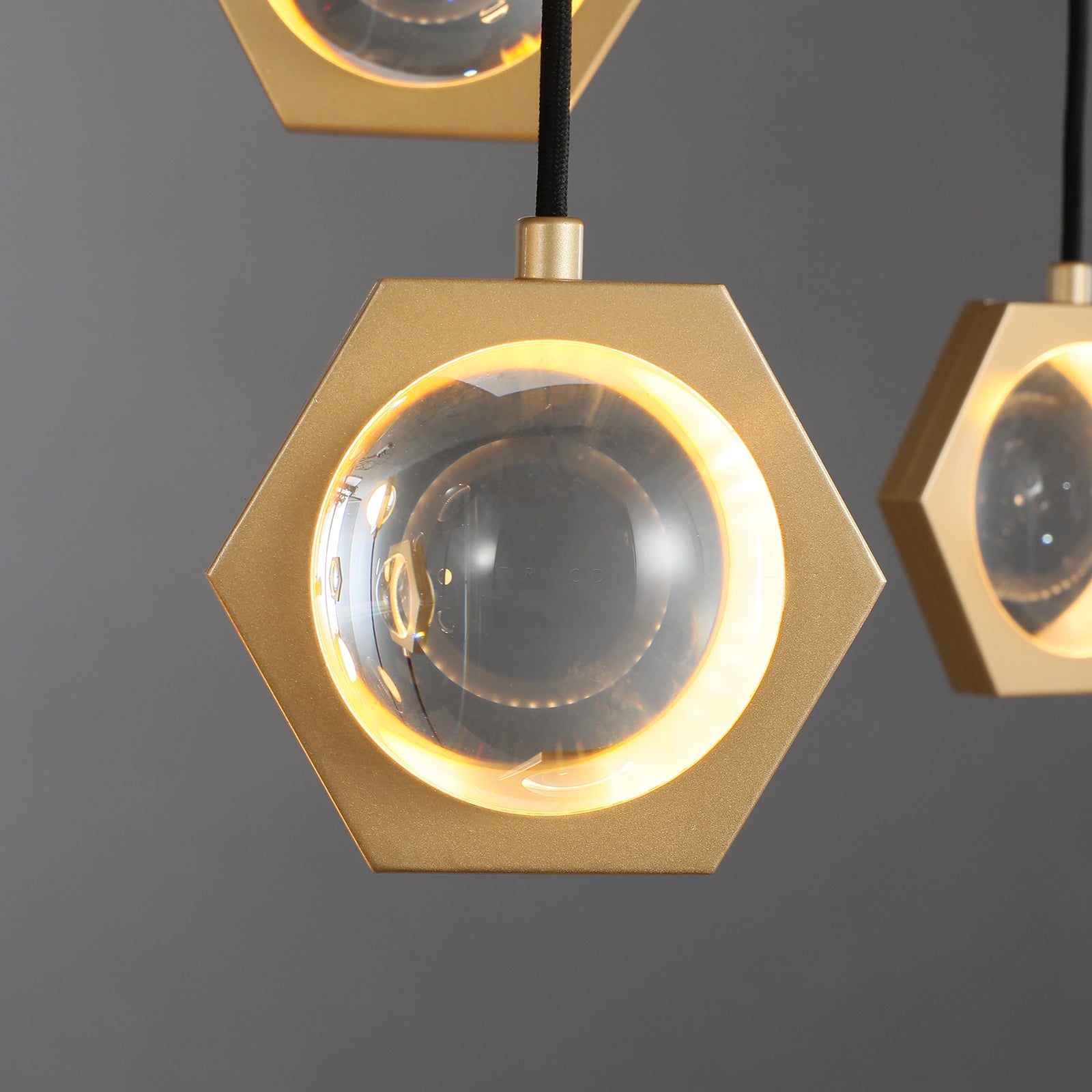 Éclatano Crystal Ball Linear Chandelier