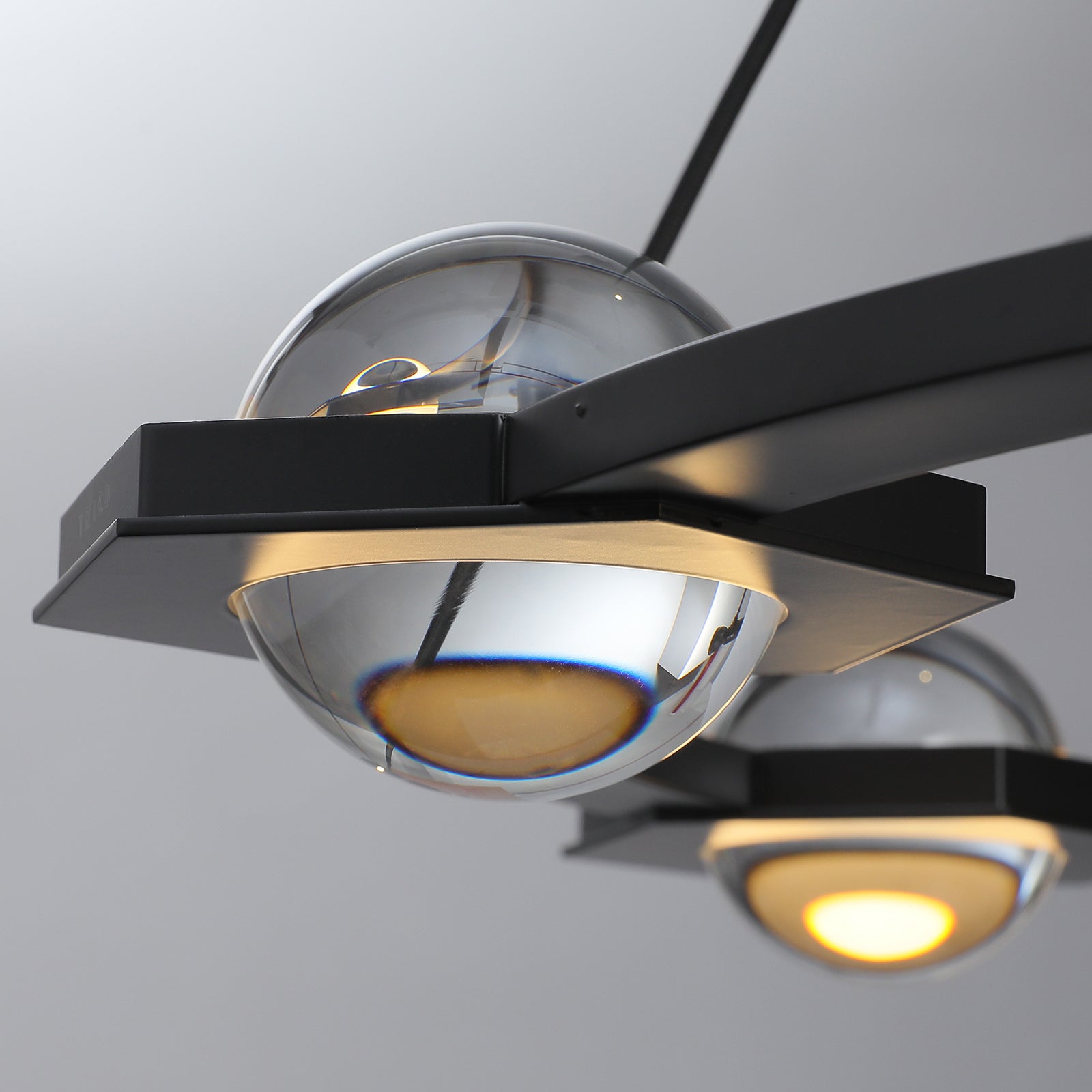 Éclatano Round Chandelier