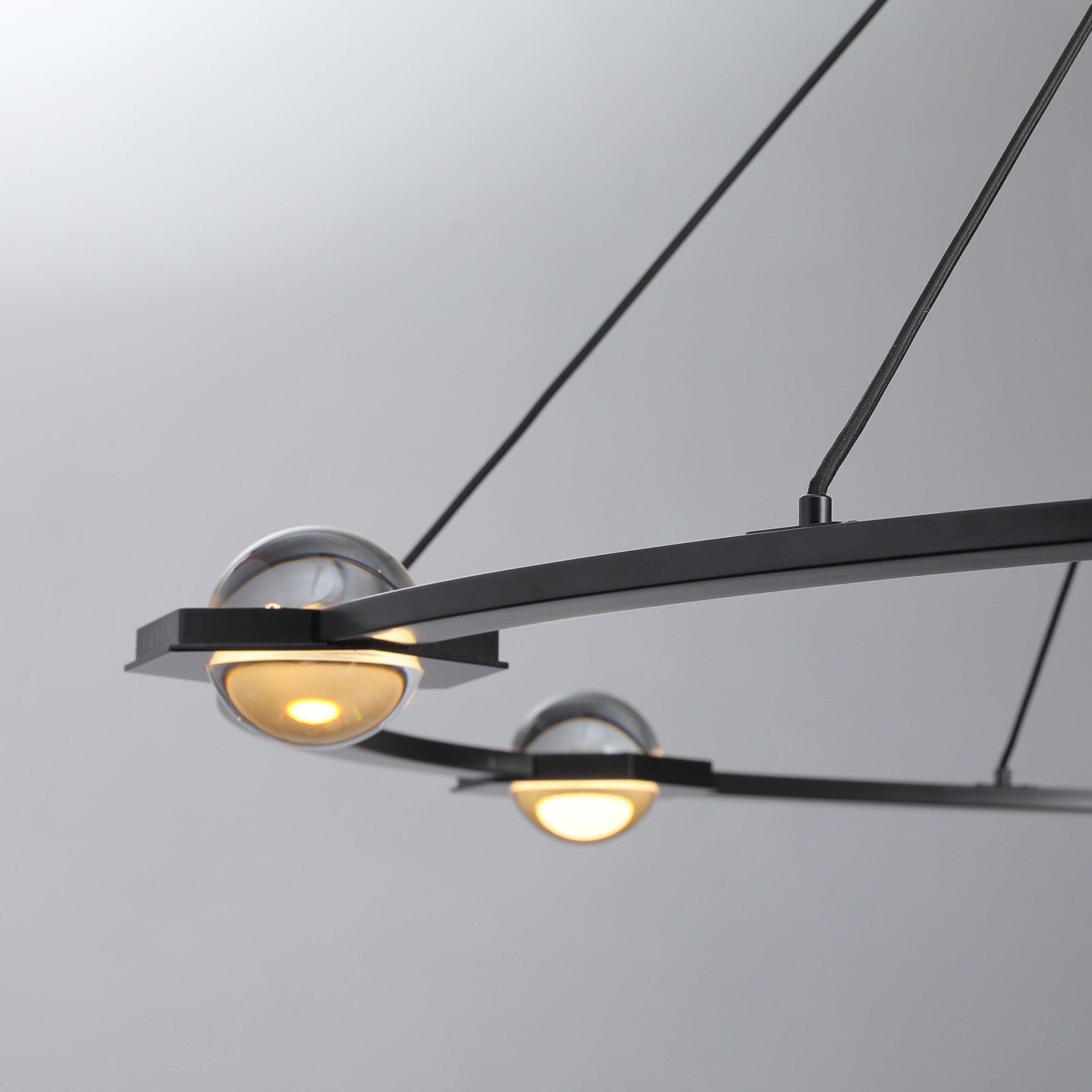 Éclatano Round Chandelier