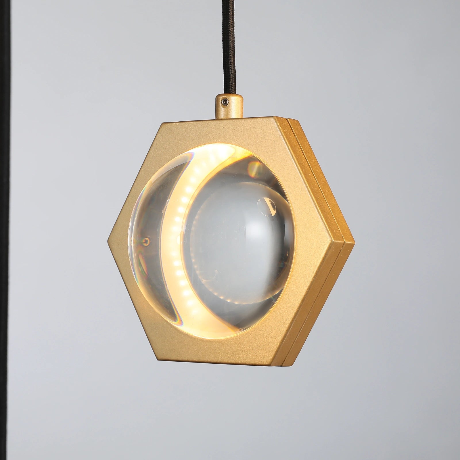 Éclatano Crystal Ball Linear Chandelier