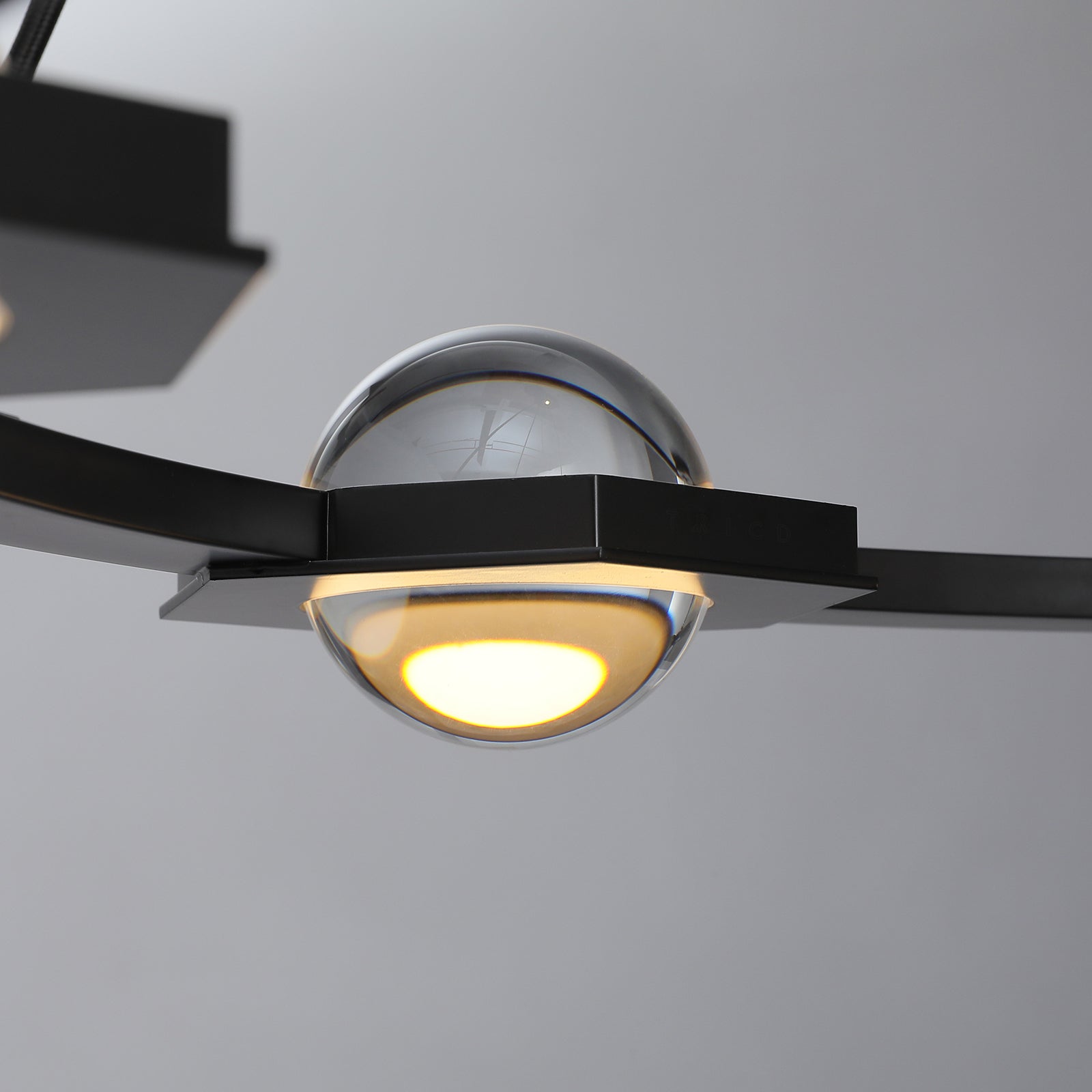 Éclatano Round Chandelier