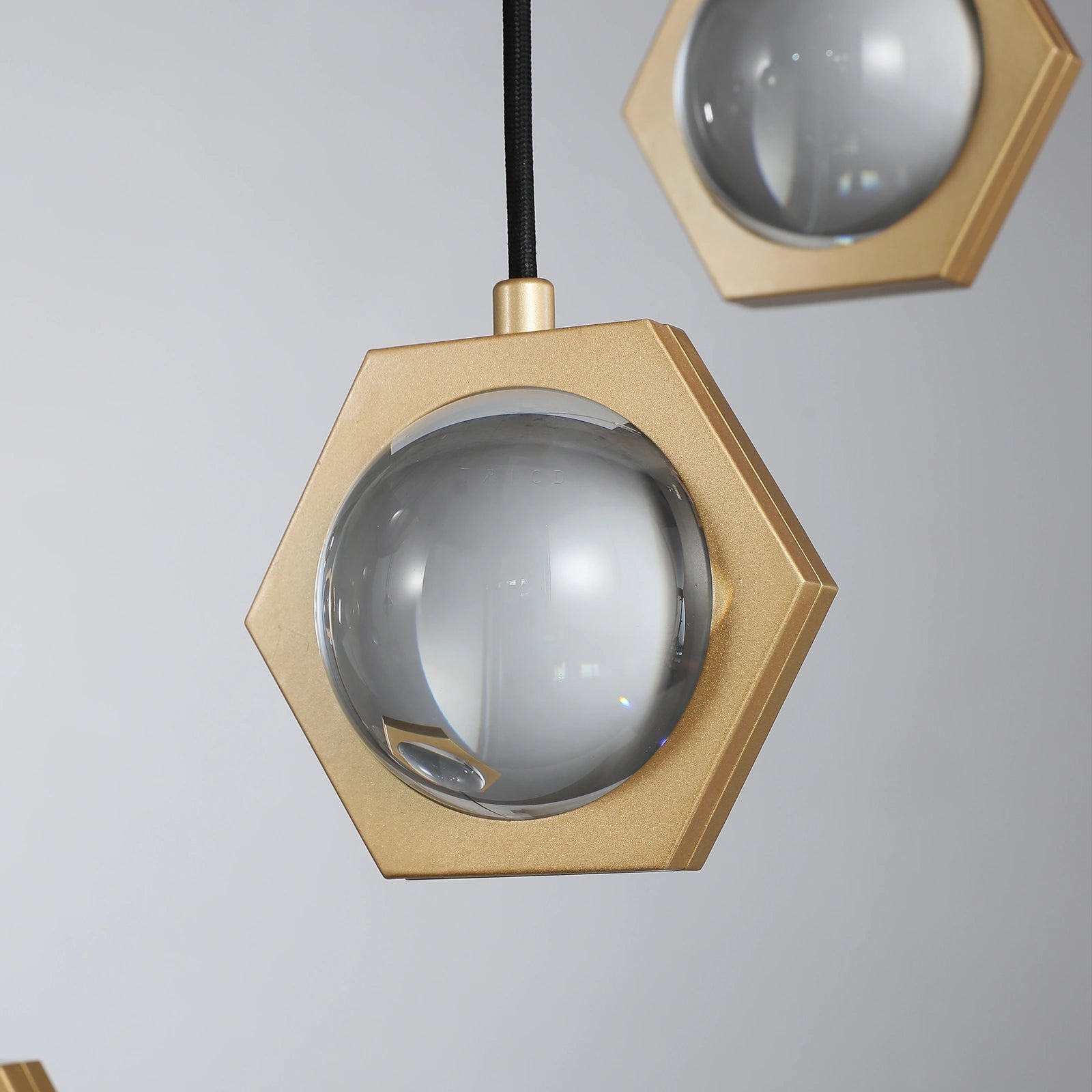Éclatano Crystal Ball Linear Chandelier