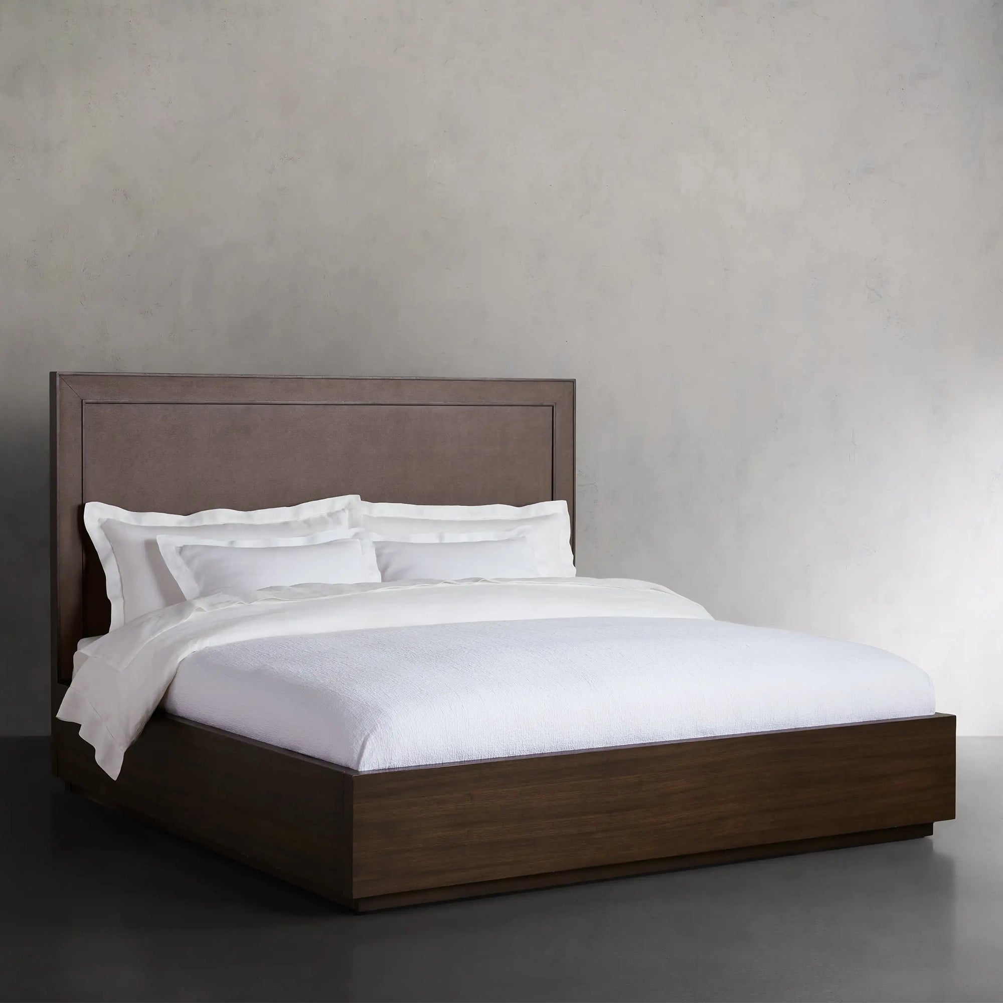 Malone Plinth Bed